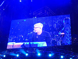 Musician Matt Maher leads National Catholic Youth Conference participants in song on Nov. 20. (Photo by Mike Krokos)